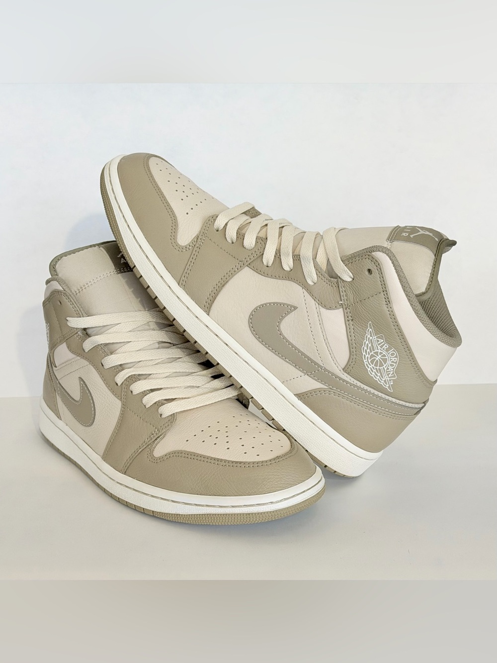 Air Jordan 1 Mid 'Legend Brown' sneakers HF4830-203 Men’s size 11
